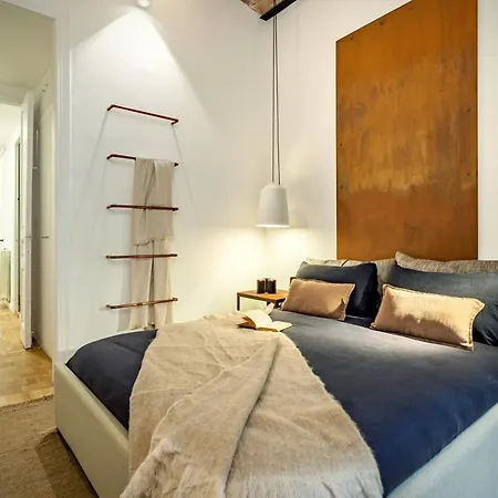 Akita - 2 Bedrooms, Terrace In Eixample Esquerra *