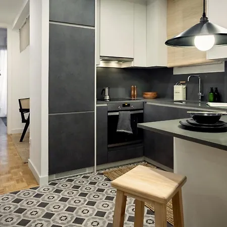 Akita - 2 Bedrooms, Terrace In Eixample Esquerra *
