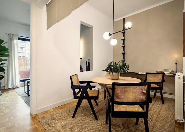 Akita - 2 Bedrooms, Terrace In Eixample Esquerra Apartment Barcelona